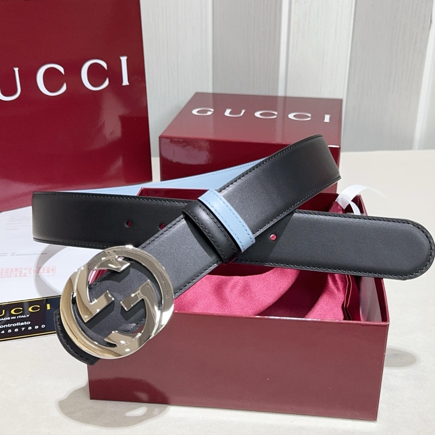 🌟Gucci（古奇）解锁腰带新品·细节实拍精选平纹头层牛皮打造，纹理细腻，双面设计可随心切换穿搭风格；精