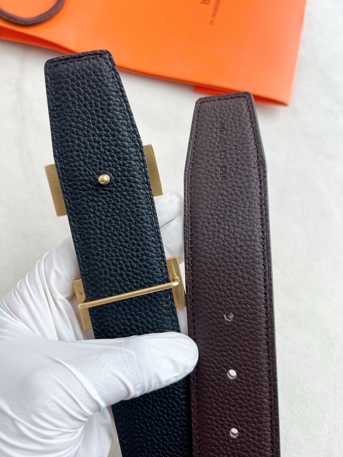 🎐 Hermès 🎐(爱马仕) 采用双面头层togo皮➕精品纯钢花纹扣头打造 ,双面可用,柔软细腻,时尚休闲易搭配,商务 🎐 Hermès 🎐(爱马仕) 采用双面头层togo皮➕精品纯钢花纹扣头打造 ,双面可用,柔软细腻,时尚休闲易搭配,商务