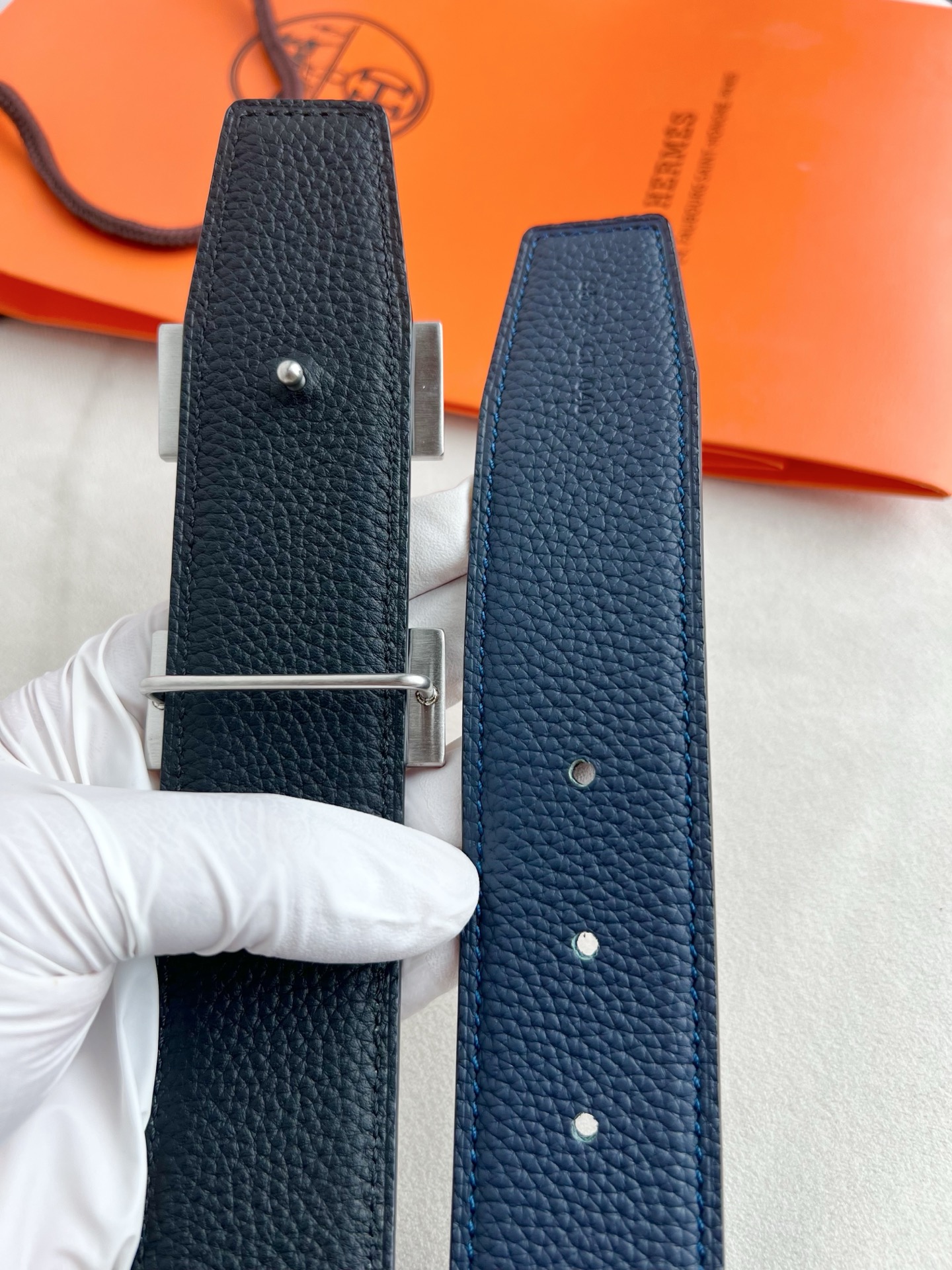 🎐 Hermès 🎐(爱马仕) 采用双面头层togo皮➕精品纯钢花纹扣头打造 ,双面可用,柔软细腻,时尚休闲易搭配,商务 🎐 Hermès 🎐(爱马仕) 采用双面头层togo皮➕精品纯钢花纹扣头打造 ,双面可用,柔软细腻,时尚休闲易搭配,商务