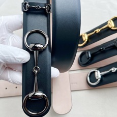 🌟Gucci(古奇)解锁腰带新品·细节实拍 精选十字纹搭平纹头层牛皮打造,纹理细腻,精品金属纯铜采用抛光工艺,光泽感拉满 🌟Gucci(古奇)解锁腰带新品·细节实拍 精选十字纹搭平纹头层牛皮打造,纹理细腻,精品金属纯铜采用抛光工艺,光泽感拉满