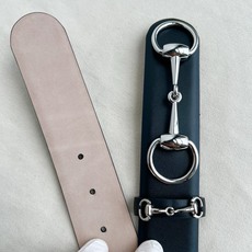 🌟Gucci(古奇)解锁腰带新品·细节实拍 精选十字纹搭平纹头层牛皮打造,纹理细腻,精品金属纯铜采用抛光工艺,光泽感拉满 🌟Gucci(古奇)解锁腰带新品·细节实拍 精选十字纹搭平纹头层牛皮打造,纹理细腻,精品金属纯铜采用抛光工艺,光泽感拉满