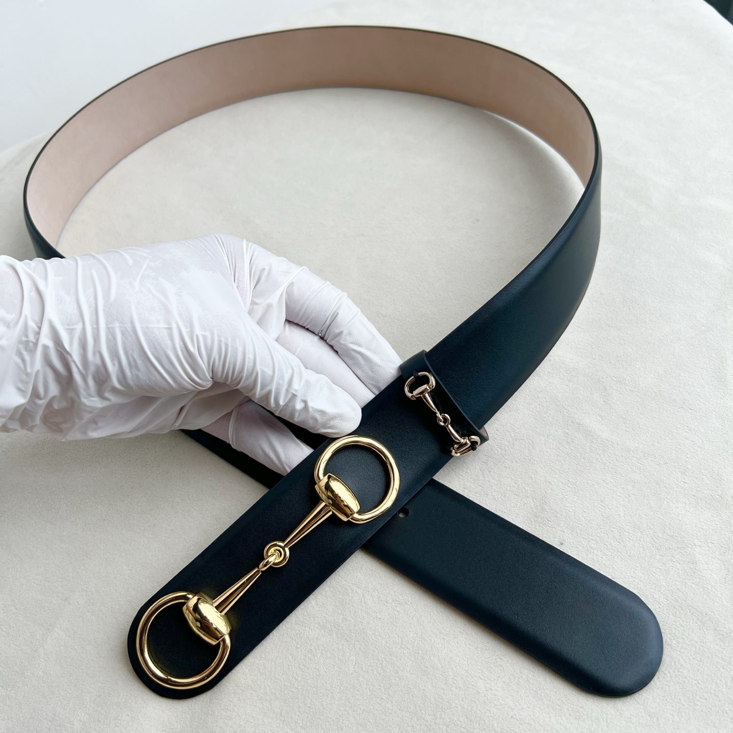 🌟Gucci(古奇)解锁腰带新品·细节实拍 精选十字纹搭平纹头层牛皮打造,纹理细腻,精品金属纯铜采用抛光工艺,光泽感拉满 🌟Gucci(古奇)解锁腰带新品·细节实拍 精选十字纹搭平纹头层牛皮打造,纹理细腻,精品金属纯铜采用抛光工艺,光泽感拉满