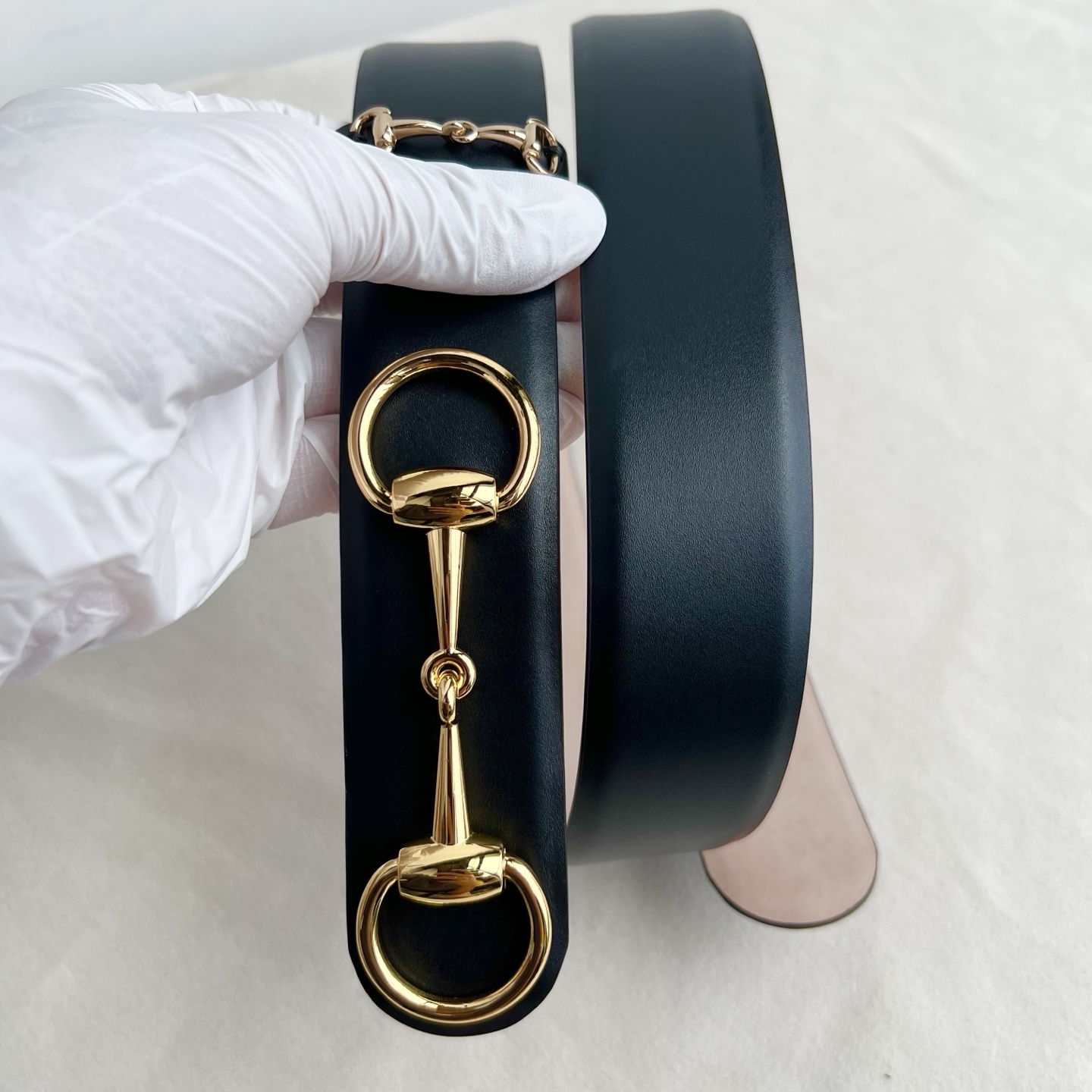 🌟Gucci(古奇)解锁腰带新品·细节实拍 精选十字纹搭平纹头层牛皮打造,纹理细腻,精品金属纯铜采用抛光工艺,光泽感拉满 🌟Gucci(古奇)解锁腰带新品·细节实拍 精选十字纹搭平纹头层牛皮打造,纹理细腻,精品金属纯铜采用抛光工艺,光泽感拉满