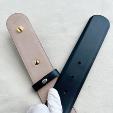 🌟Gucci(古奇)解锁腰带新品·细节实拍 精选十字纹搭平纹头层牛皮打造,纹理细腻,精品金属纯铜采用抛光工艺,光泽感拉满 🌟Gucci(古奇)解锁腰带新品·细节实拍 精选十字纹搭平纹头层牛皮打造,纹理细腻,精品金属纯铜采用抛光工艺,光泽感拉满