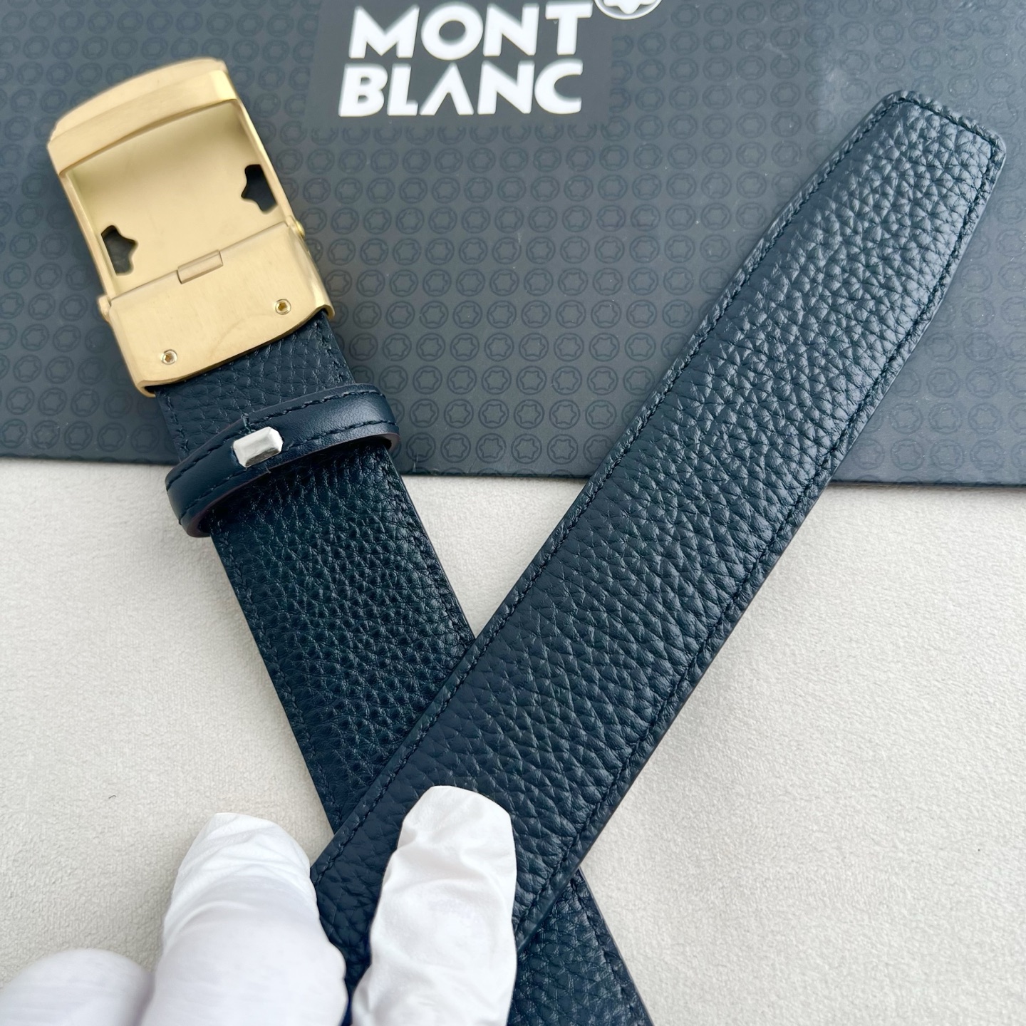 🎐 Montblanc 🎐（万宝龙） 双面togo纹 ➕360不锈钢精品扣头打造 柔软细腻，休闲商务，百搭大方，商务休闲