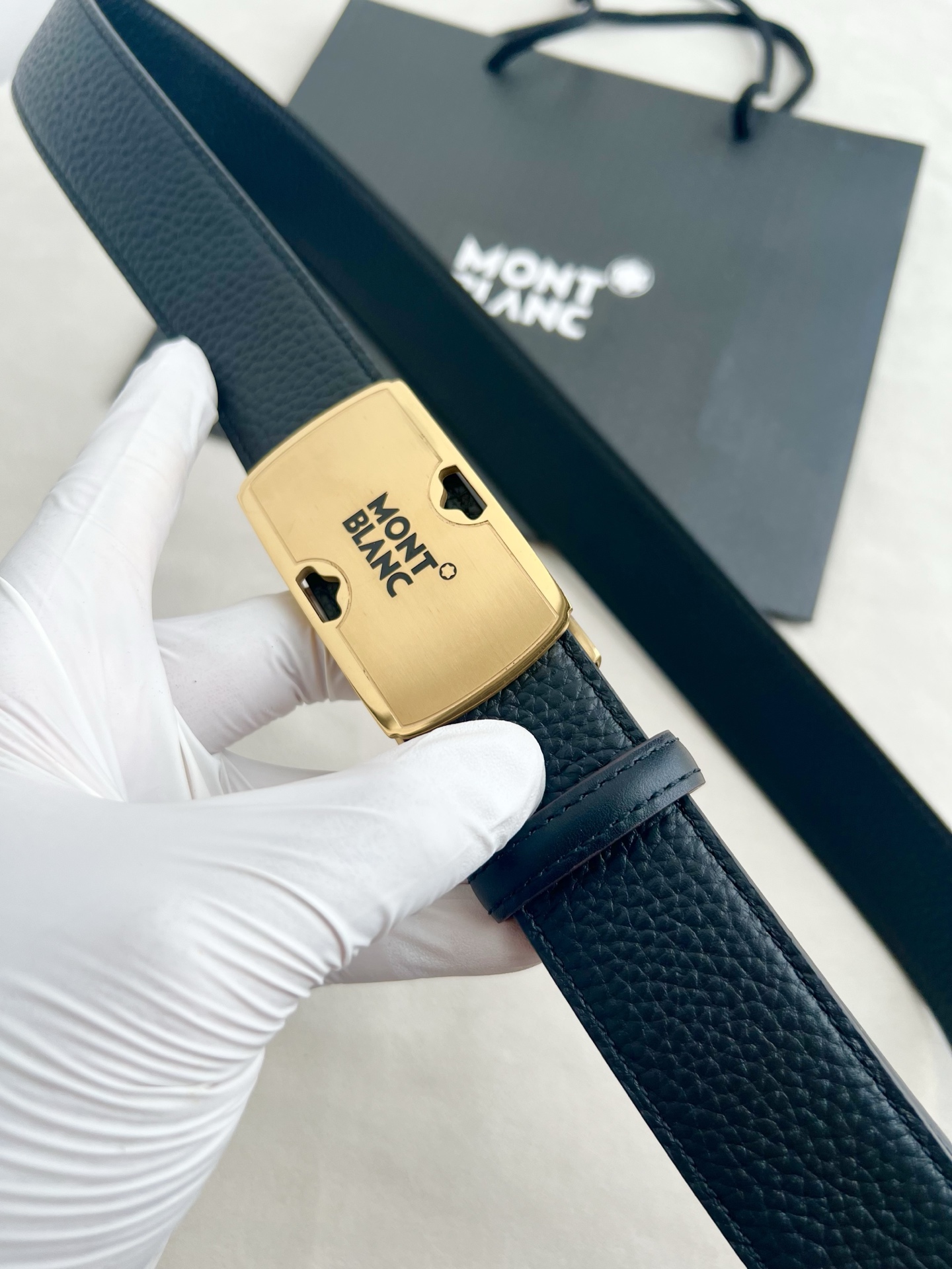 🎐 Montblanc 🎐(万宝龙) 双面togo纹 ➕360不锈钢精品扣头打造 柔软细腻,休闲商务,百搭大方,商务休闲 🎐 Montblanc 🎐(万宝龙) 双面togo纹 ➕360不锈钢精品扣头打造 柔软细腻,休闲商务,百搭大方,商务休闲