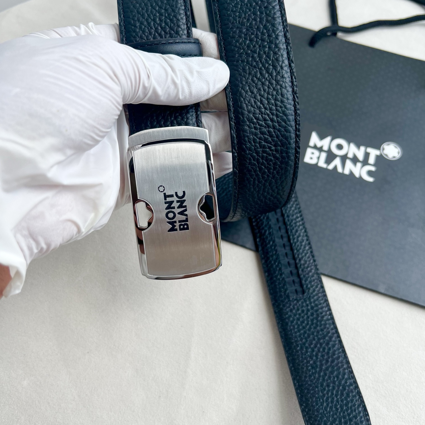 🎐 Montblanc 🎐（万宝龙） 双面togo纹 ➕360不锈钢精品扣头打造 柔软细腻，休闲商务，百搭大方，商务休闲