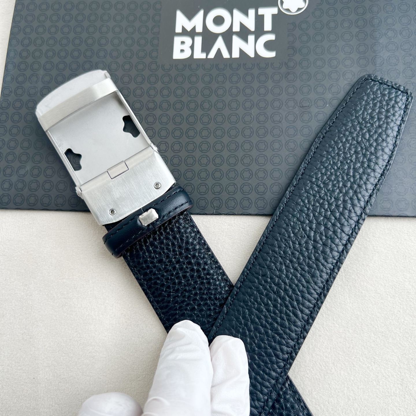 🎐 Montblanc 🎐（万宝龙） 双面togo纹 ➕360不锈钢精品扣头打造 柔软细腻，休闲商务，百搭大方，商务休闲