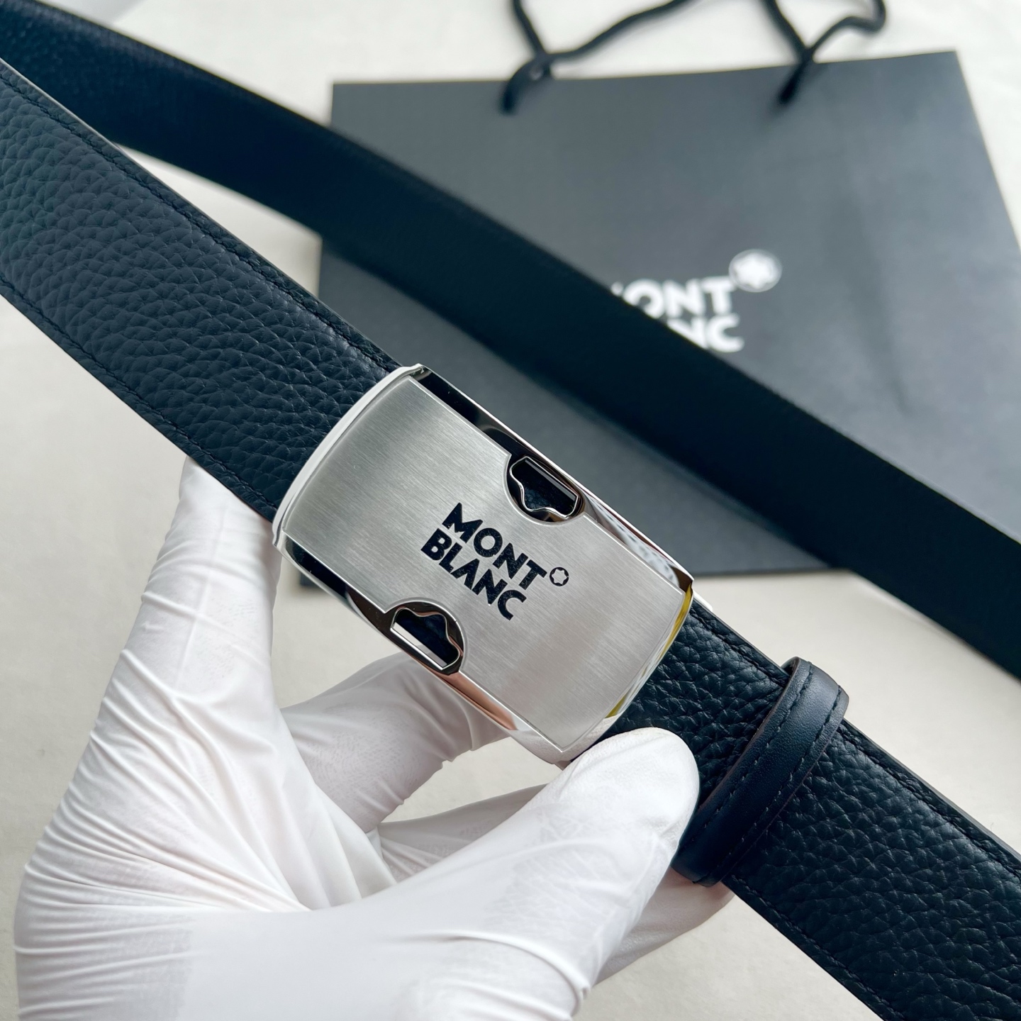 🎐 Montblanc 🎐(万宝龙) 双面togo纹 ➕360不锈钢精品扣头打造 柔软细腻,休闲商务,百搭大方,商务休闲 🎐 Montblanc 🎐(万宝龙) 双面togo纹 ➕360不锈钢精品扣头打造 柔软细腻,休闲商务,百搭大方,商务休闲