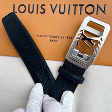 🎐 Louis Vuitton 🎐(路易·威登) 采用鲨鱼纹面togo纹底➕精品纯钢扣头打造 柔软细腻,时尚休闲易搭配, 🎐 Louis Vuitton 🎐(路易·威登) 采用鲨鱼纹面togo纹底➕精品纯钢扣头打造 柔软细腻,时尚休闲易搭配,