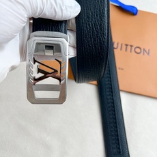 🎐 Louis Vuitton 🎐(路易·威登) 采用鲨鱼纹面togo纹底➕精品纯钢扣头打造 柔软细腻,时尚休闲易搭配, 🎐 Louis Vuitton 🎐(路易·威登) 采用鲨鱼纹面togo纹底➕精品纯钢扣头打造 柔软细腻,时尚休闲易搭配,