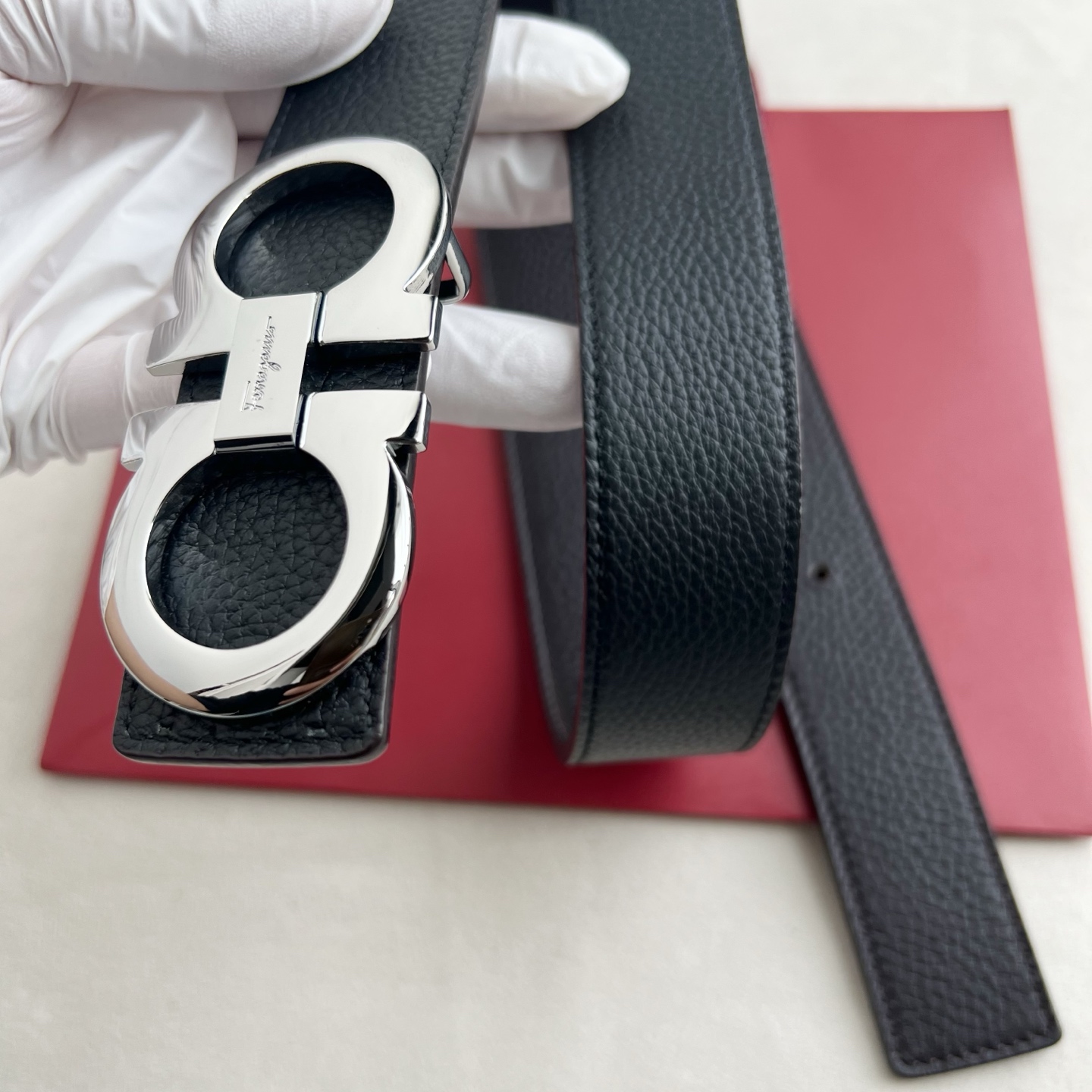 🎐 FERRAGAMO 🎐(菲拉格慕) 采用双面采用粒面togo纹➕精品纯铜扣头打造 柔软细腻,双面可用,时尚休闲易搭配 🎐 FERRAGAMO 🎐(菲拉格慕) 采用双面采用粒面togo纹➕精品纯铜扣头打造 柔软细腻,双面可用,时尚休闲易搭配