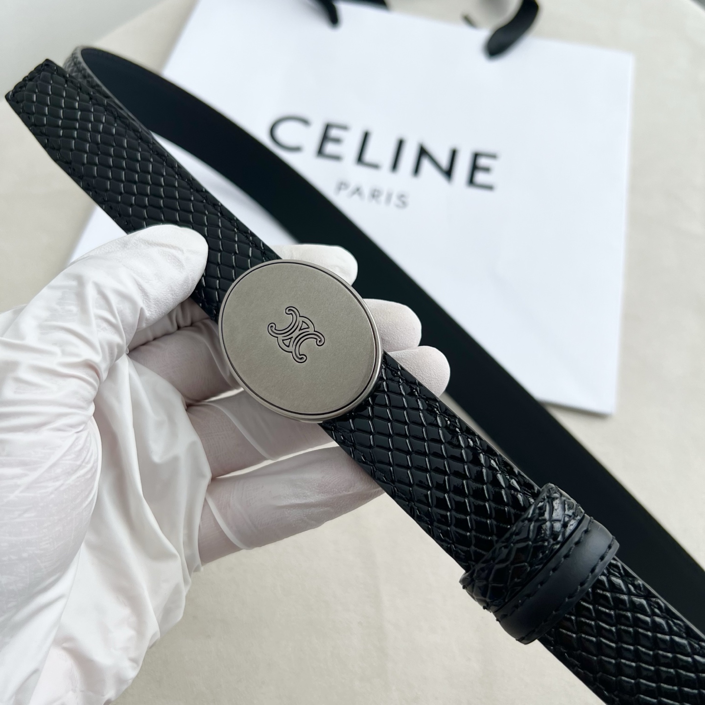 -Celin e新品纯铜扣女士腰带 意大利进口小牛皮 宽度2.5。 -Celin e新品纯铜扣女士腰带 意大利进口小牛皮 宽度2.5。