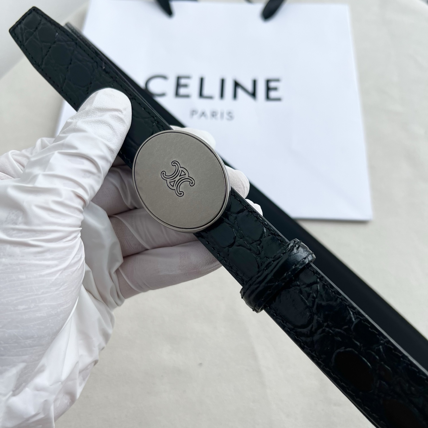 -Celin e新品纯铜扣女士腰带 意大利进口小牛皮 宽度2.5。 -Celin e新品纯铜扣女士腰带 意大利进口小牛皮 宽度2.5。