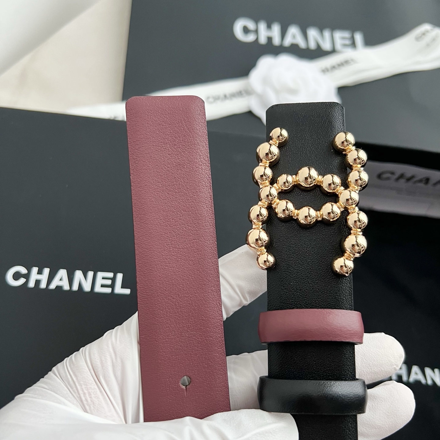 🎐 Chanel 🎐（香奈儿） 采用细纳帕面紫红纳帕底➕纯铜精品扣头打造 柔软细腻，时尚休闲易搭配，商务百搭大方，简约大