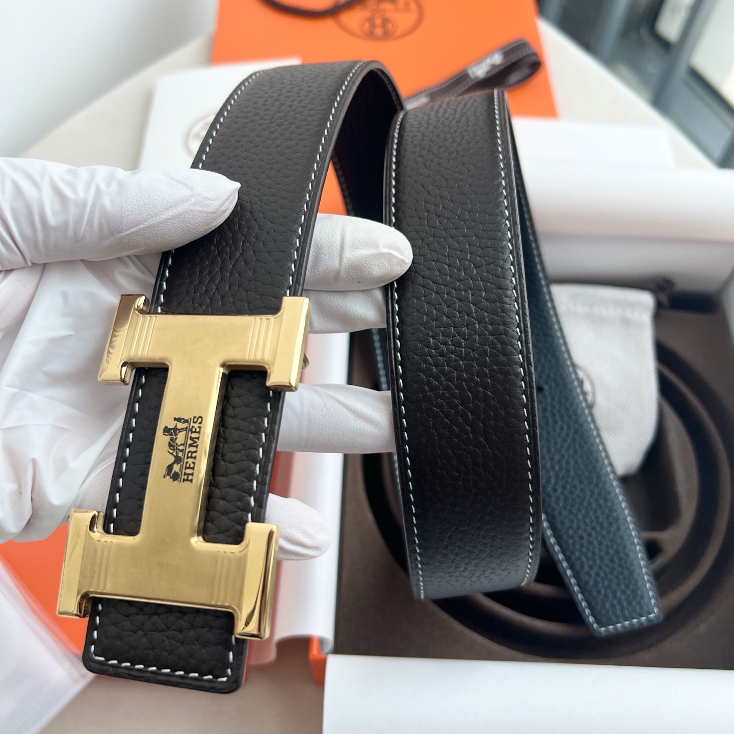 🎐 Hermès 🎐(爱马仕) 采用双面头层togo皮➕精品纯钢花纹扣头打造 ,双面可用,柔软细腻,时尚休闲易搭配,商务 🎐 Hermès 🎐(爱马仕) 采用双面头层togo皮➕精品纯钢花纹扣头打造 ,双面可用,柔软细腻,时尚休闲易搭配,商务