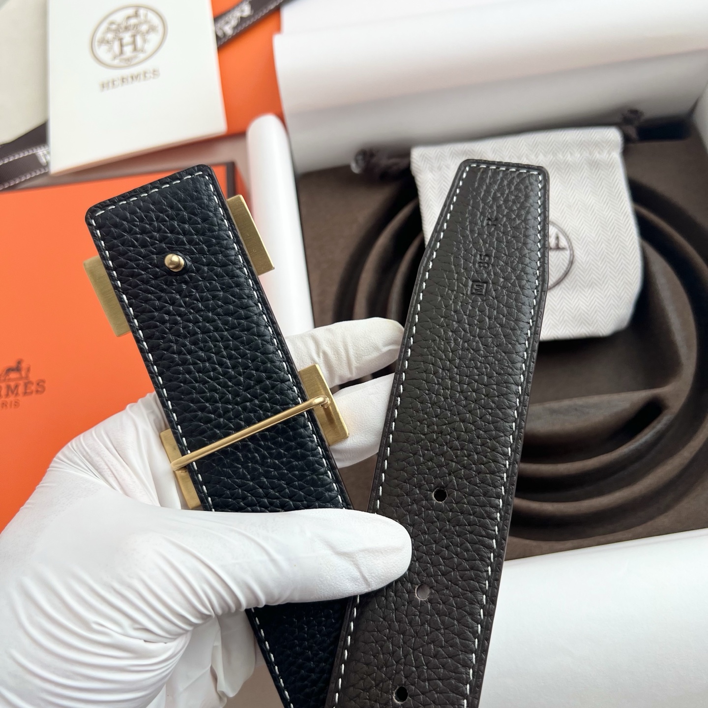 🎐 Hermès 🎐(爱马仕) 采用双面头层togo皮➕精品纯钢花纹扣头打造 ,双面可用,柔软细腻,时尚休闲易搭配,商务 🎐 Hermès 🎐(爱马仕) 采用双面头层togo皮➕精品纯钢花纹扣头打造 ,双面可用,柔软细腻,时尚休闲易搭配,商务