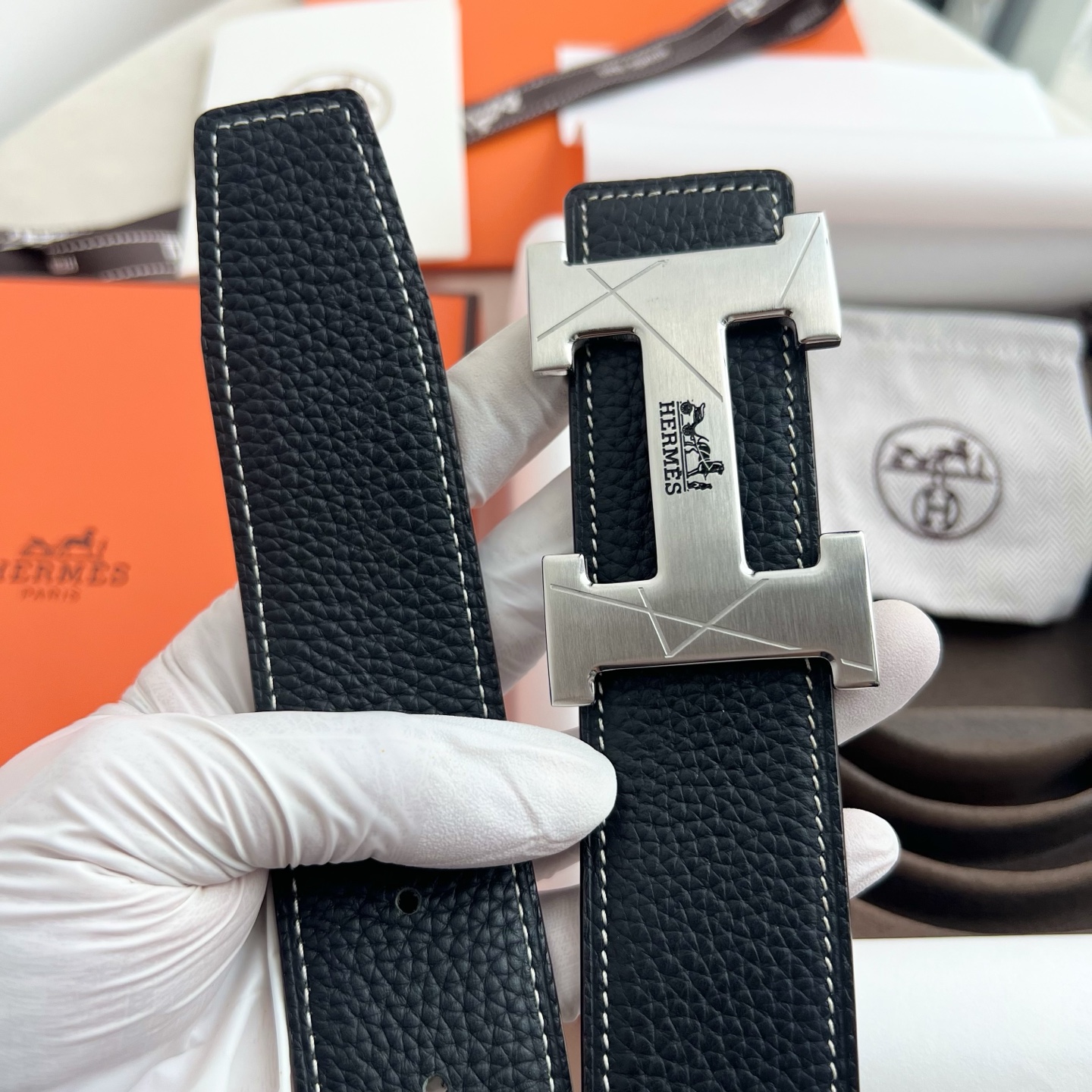 🎐 Hermès 🎐(爱马仕) 采用双面头层togo皮➕精品纯钢花纹扣头打造 ,双面可用,柔软细腻,时尚休闲易搭配,商务 🎐 Hermès 🎐(爱马仕) 采用双面头层togo皮➕精品纯钢花纹扣头打造 ,双面可用,柔软细腻,时尚休闲易搭配,商务
