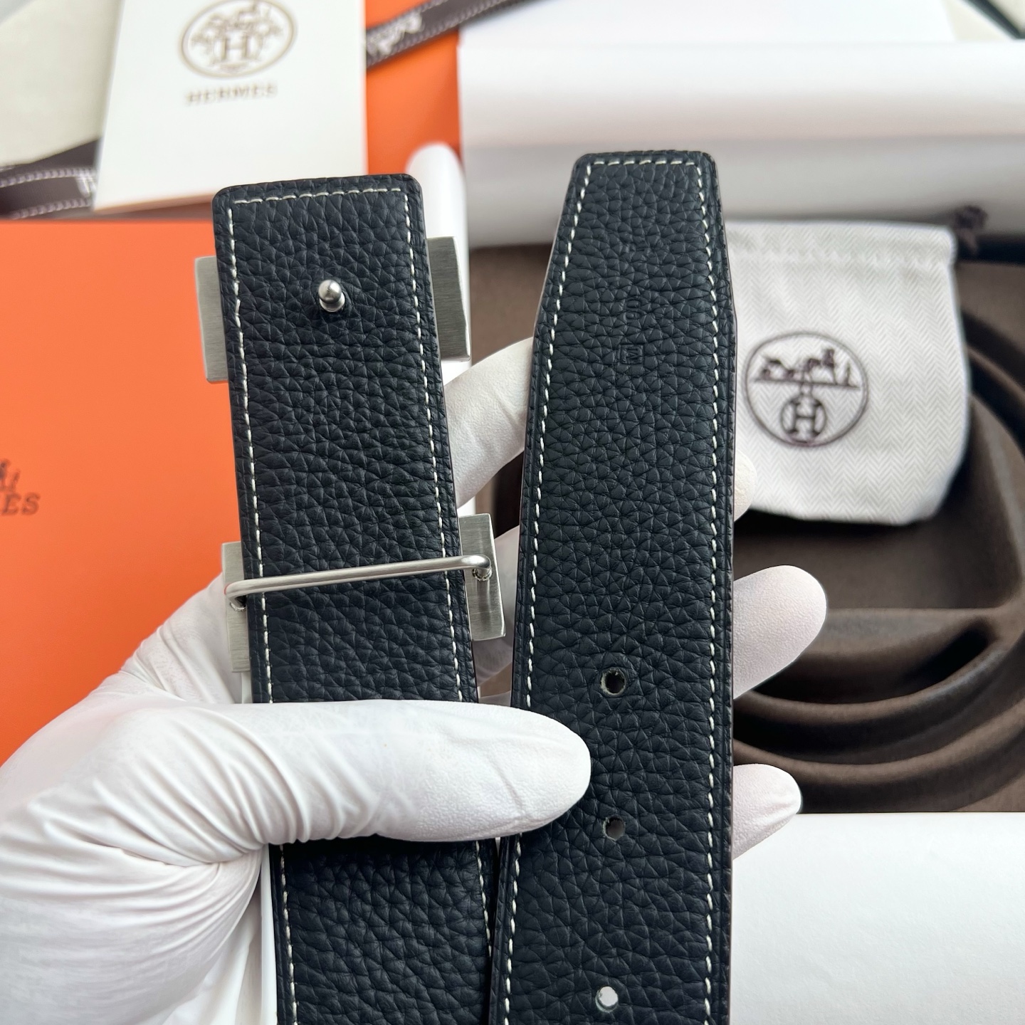 🎐 Hermès 🎐(爱马仕) 采用双面头层togo皮➕精品纯钢花纹扣头打造 ,双面可用,柔软细腻,时尚休闲易搭配,商务 🎐 Hermès 🎐(爱马仕) 采用双面头层togo皮➕精品纯钢花纹扣头打造 ,双面可用,柔软细腻,时尚休闲易搭配,商务