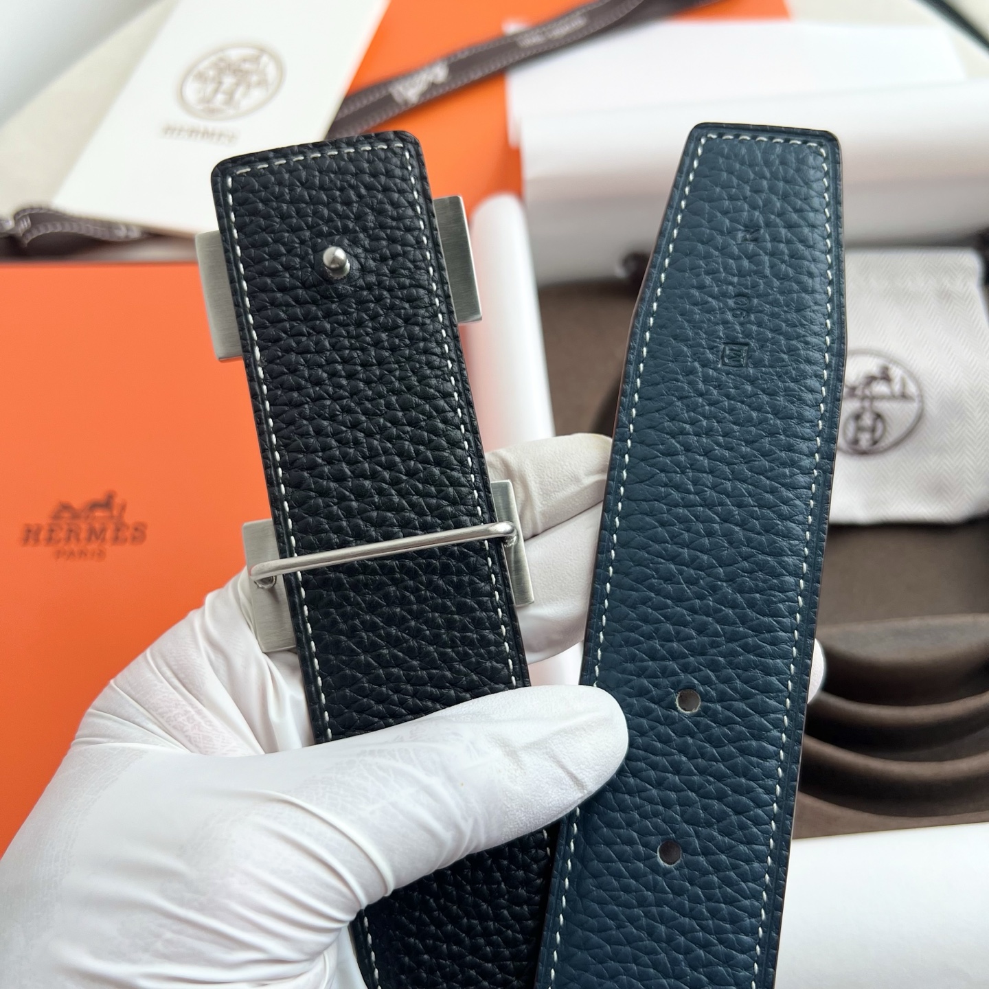 🎐 Hermès 🎐(爱马仕) 采用双面头层togo皮➕精品纯钢花纹扣头打造 ,双面可用,柔软细腻,时尚休闲易搭配,商务 🎐 Hermès 🎐(爱马仕) 采用双面头层togo皮➕精品纯钢花纹扣头打造 ,双面可用,柔软细腻,时尚休闲易搭配,商务