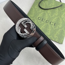 🌟Gucci(古奇)解锁腰带新品·细节实拍 精选togo纹搭平纹头层牛皮打造,纹理细腻,双面设计可随心切换穿搭风格;精品 🌟Gucci(古奇)解锁腰带新品·细节实拍 精选togo纹搭平纹头层牛皮打造,纹理细腻,双面设计可随心切换穿搭风格;精品