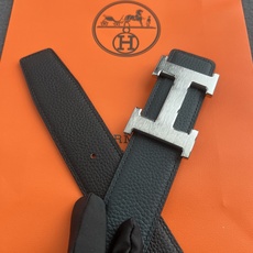 🎐 Hermès 🎐(爱马仕) 采用双面头层togo本色线➕精品经典H扣头打造 ,双面可用,柔软细腻,时尚休闲易搭配,商 🎐 Hermès 🎐(爱马仕) 采用双面头层togo本色线➕精品经典H扣头打造 ,双面可用,柔软细腻,时尚休闲易搭配,商