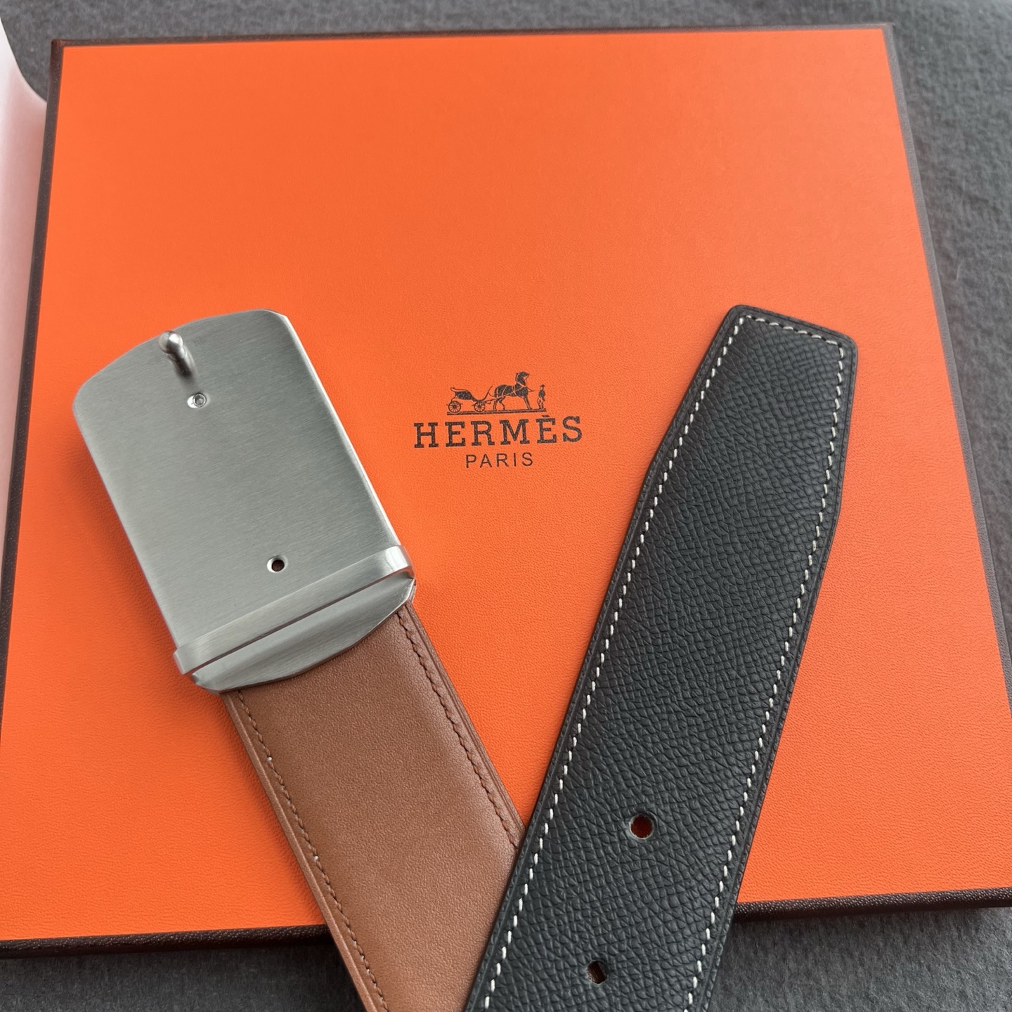 🎐 Hermès 🎐(爱马仕) 采用头层手掌纹➕360不绣钢包头扣打造 ,双面可用,柔软细腻,时尚休闲易搭配,商务百搭大 🎐 Hermès 🎐(爱马仕) 采用头层手掌纹➕360不绣钢包头扣打造 ,双面可用,柔软细腻,时尚休闲易搭配,商务百搭大