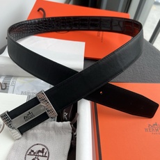 🎐 Hermès 🎐(爱马仕) 采用头层压细条纹➕360不绣钢包头扣打造 ,双面可用,柔软细腻,时尚休闲易搭配,商务百搭 🎐 Hermès 🎐(爱马仕) 采用头层压细条纹➕360不绣钢包头扣打造 ,双面可用,柔软细腻,时尚休闲易搭配,商务百搭