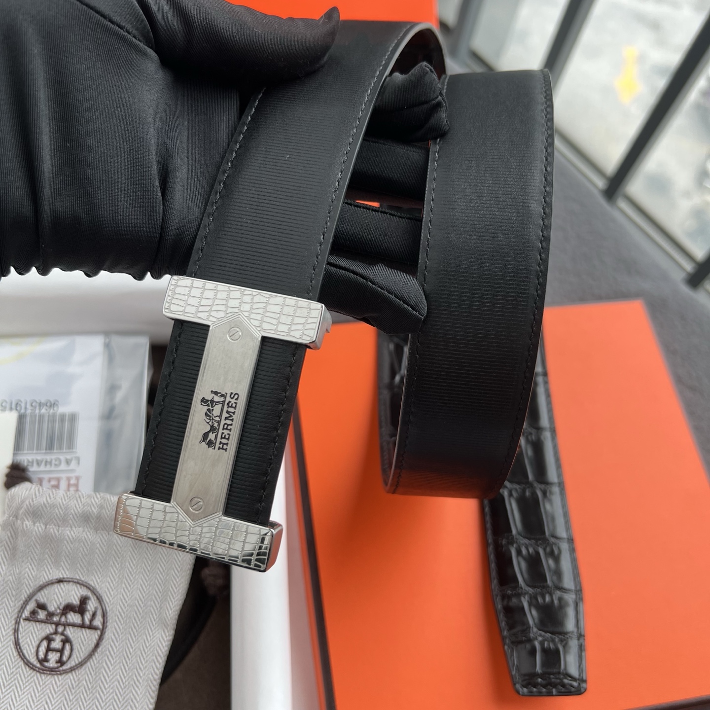 🎐 Hermès 🎐(爱马仕) 采用头层压细条纹➕360不绣钢包头扣打造 ,双面可用,柔软细腻,时尚休闲易搭配,商务百搭 🎐 Hermès 🎐(爱马仕) 采用头层压细条纹➕360不绣钢包头扣打造 ,双面可用,柔软细腻,时尚休闲易搭配,商务百搭