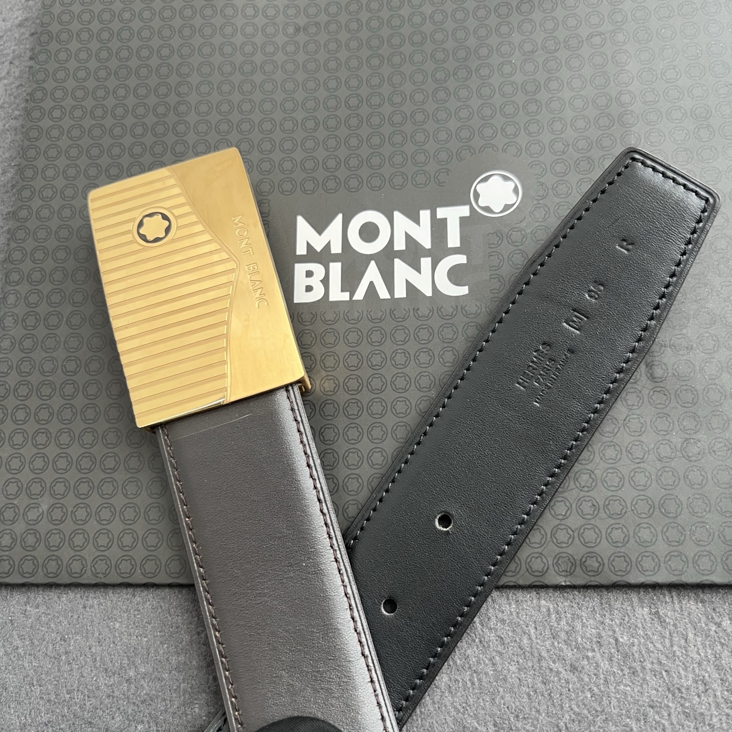 🎐 Montblanc 🎐（万宝龙） 修面毛孔纹 ➕360不锈钢精品扣头打造 柔软细腻，休闲商务，百搭大方，商务休闲！ 