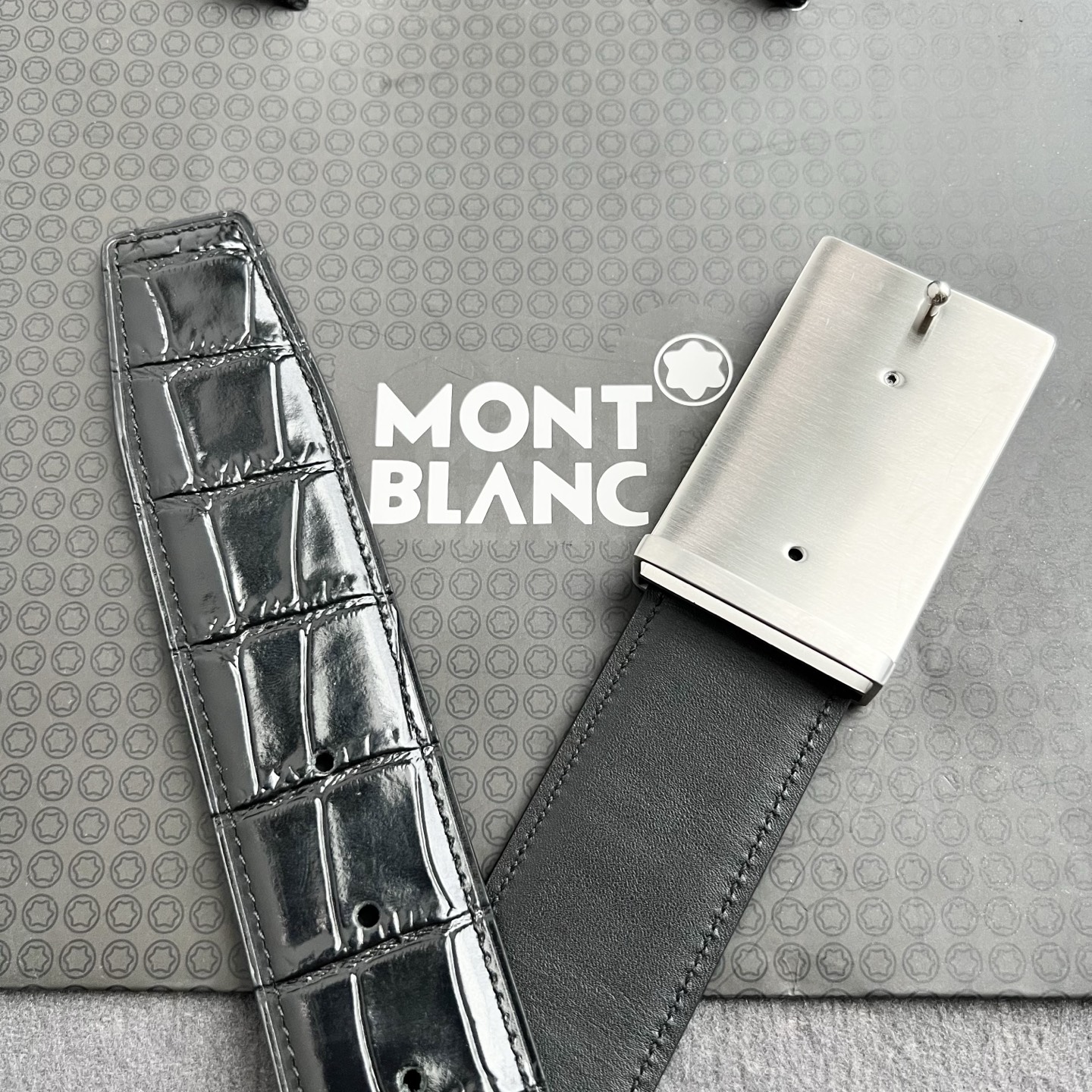 🎐 Montblanc 🎐（万宝龙） 铁板鳄鱼🐊纹 ➕360不锈钢精品扣头打造 柔软细腻，休闲商务，百搭大方，商务休闲！
