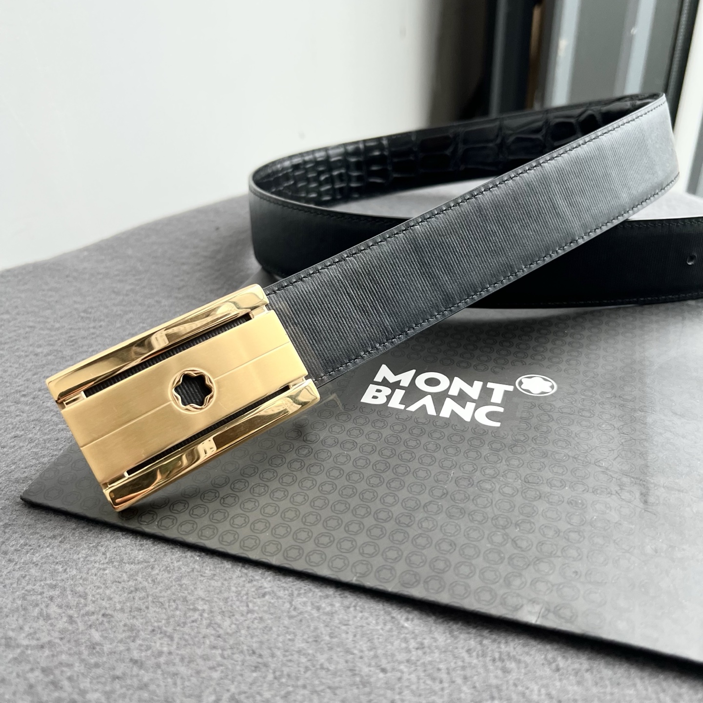 🎐 Montblanc 🎐（万宝龙） 修面压条纹 ➕360不锈钢精品扣头打造 柔软细腻，休闲商务，百搭大方，商务休闲！ 