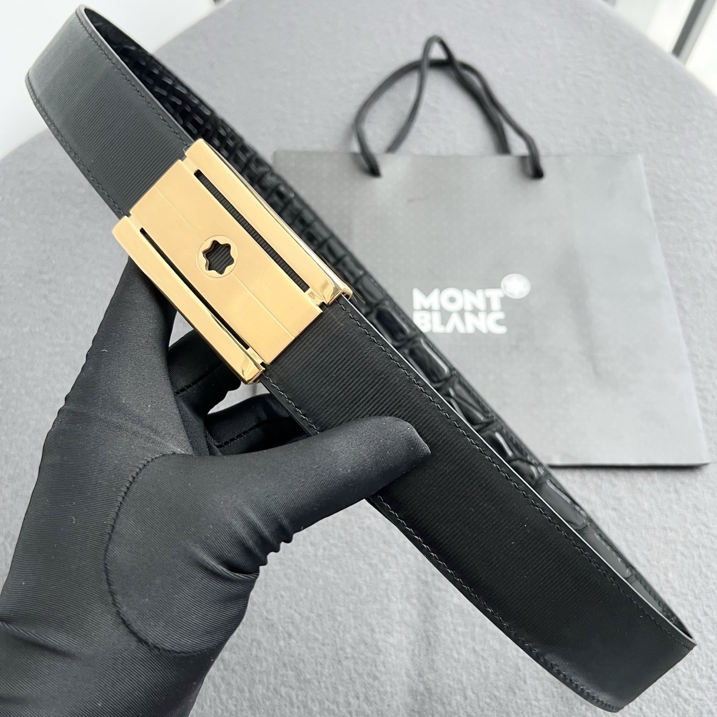 🎐 Montblanc 🎐（万宝龙） 修面压条纹 ➕360不锈钢精品扣头打造 柔软细腻，休闲商务，百搭大方，商务休闲！ 