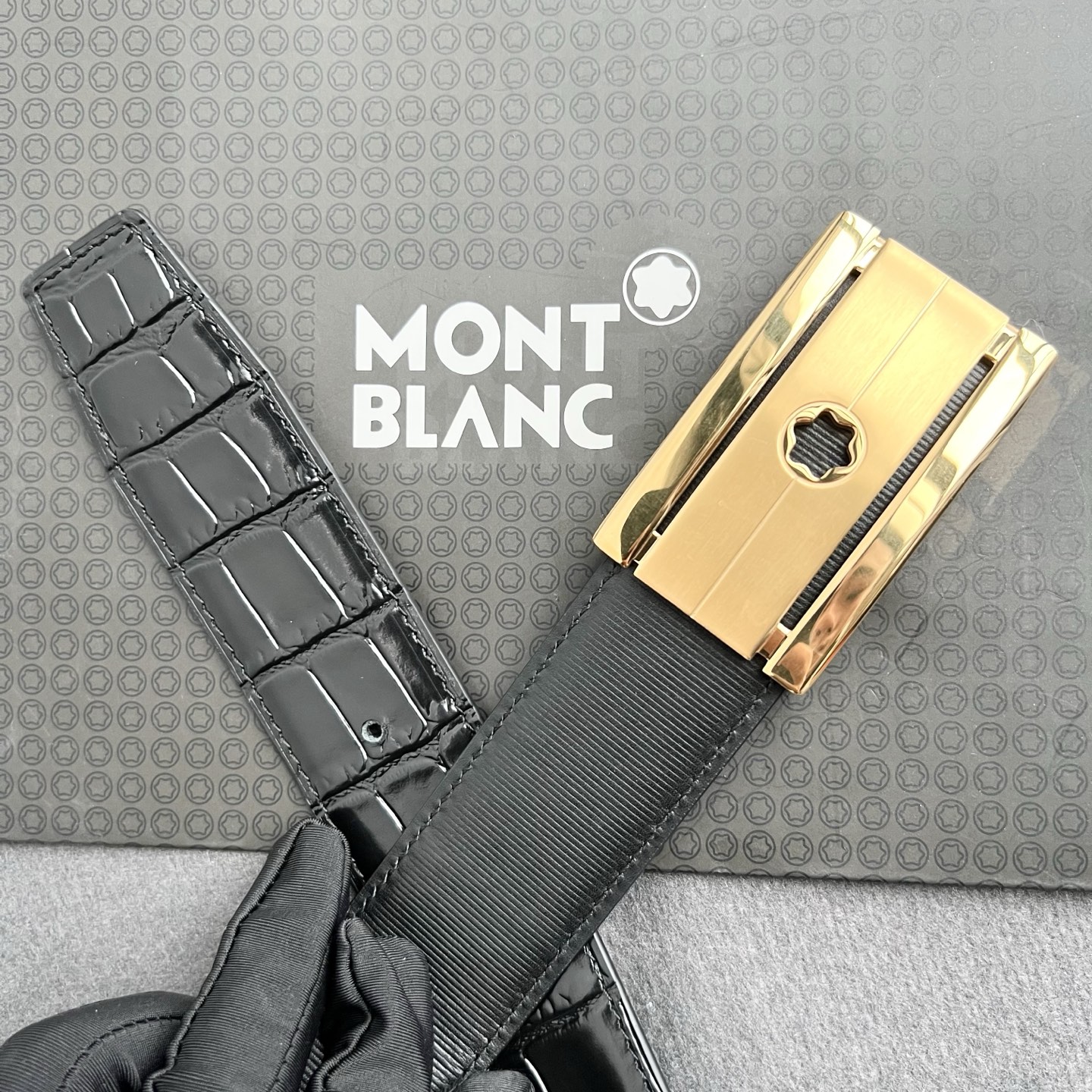 🎐 Montblanc 🎐（万宝龙） 修面压条纹 ➕360不锈钢精品扣头打造 柔软细腻，休闲商务，百搭大方，商务休闲！ 