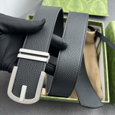 🌟Gucci(古奇)解锁腰带新品·细节实拍 精选togo纹搭平纹头层牛皮打造,纹理细腻,双面设计可随心切换穿搭风格;精品 🌟Gucci(古奇)解锁腰带新品·细节实拍 精选togo纹搭平纹头层牛皮打造,纹理细腻,双面设计可随心切换穿搭风格;精品