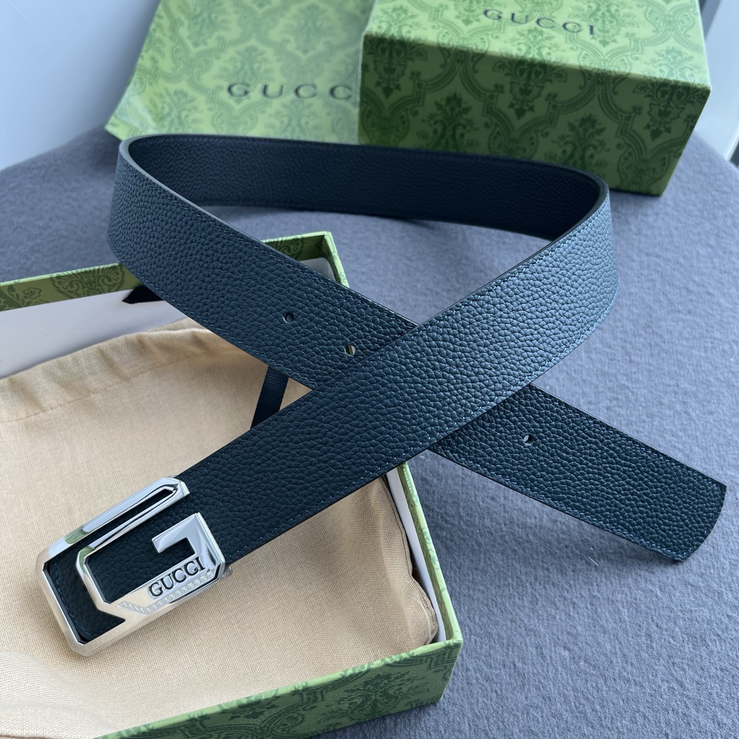 🌟Gucci（古奇）解锁腰带新品·细节实拍 精选双面togo纹头层牛皮打造，纹理细腻，双面设计可随心切换穿搭风格；精品金