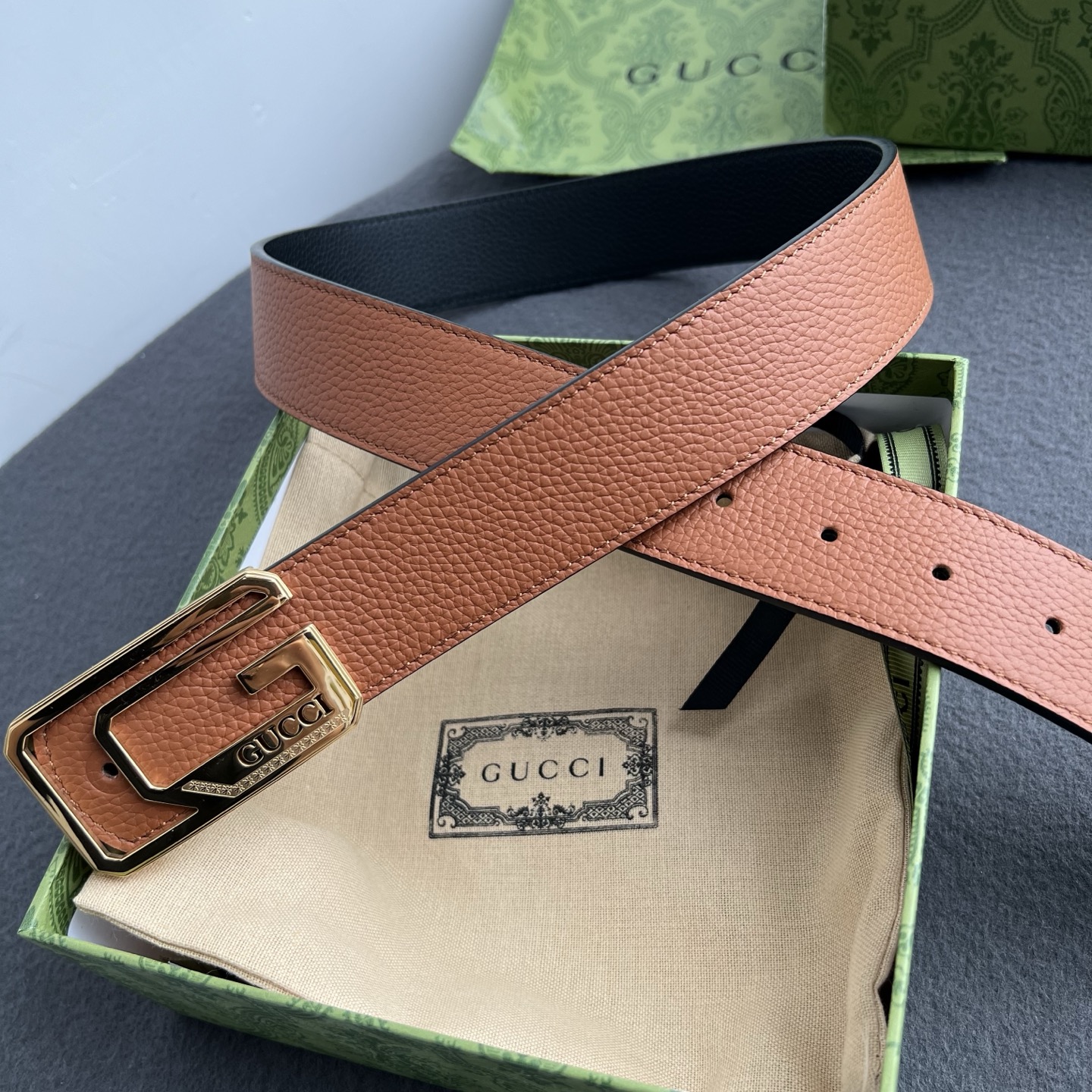 🌟Gucci（古奇）解锁腰带新品·细节实拍 精选双面togo纹头层牛皮打造，纹理细腻，双面设计可随心切换穿搭风格；精品金