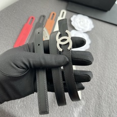 香家新款窄版双面腰带 Chanel 经典双面腰带,选用优质小牛皮,更适合夏季,搭配裤子裙子都很合适,百搭款特别赞👍,整体 香家新款窄版双面腰带 Chanel 经典双面腰带,选用优质小牛皮,更适合夏季,搭配裤子裙子都很合适,百搭款特别赞👍,整体