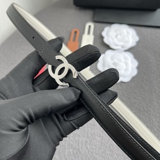 香家新款窄版双面腰带 Chanel 经典双面腰带,选用优质小牛皮,更适合夏季,搭配裤子裙子都很合适,百搭款特别赞👍,整体 香家新款窄版双面腰带 Chanel 经典双面腰带,选用优质小牛皮,更适合夏季,搭配裤子裙子都很合适,百搭款特别赞👍,整体