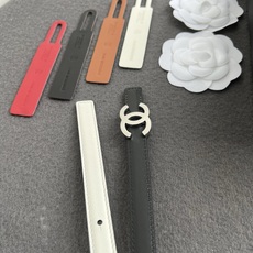 香家新款窄版双面腰带 Chanel 经典双面腰带,选用优质小牛皮,更适合夏季,搭配裤子裙子都很合适,百搭款特别赞👍,整体 香家新款窄版双面腰带 Chanel 经典双面腰带,选用优质小牛皮,更适合夏季,搭配裤子裙子都很合适,百搭款特别赞👍,整体