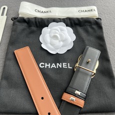 香家新款双面腰带 Chanel 经典双面腰带,选用优质小牛皮,更适合夏季,搭配裤子裙子都很合适,百搭款特别赞👍,整体细节 香家新款双面腰带 Chanel 经典双面腰带,选用优质小牛皮,更适合夏季,搭配裤子裙子都很合适,百搭款特别赞👍,整体细节