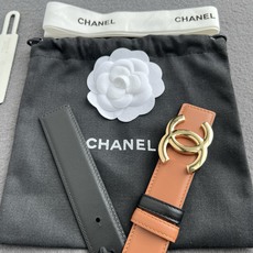 香家新款双面腰带 Chanel 经典双面腰带,选用优质小牛皮,更适合夏季,搭配裤子裙子都很合适,百搭款特别赞👍,整体细节 香家新款双面腰带 Chanel 经典双面腰带,选用优质小牛皮,更适合夏季,搭配裤子裙子都很合适,百搭款特别赞👍,整体细节