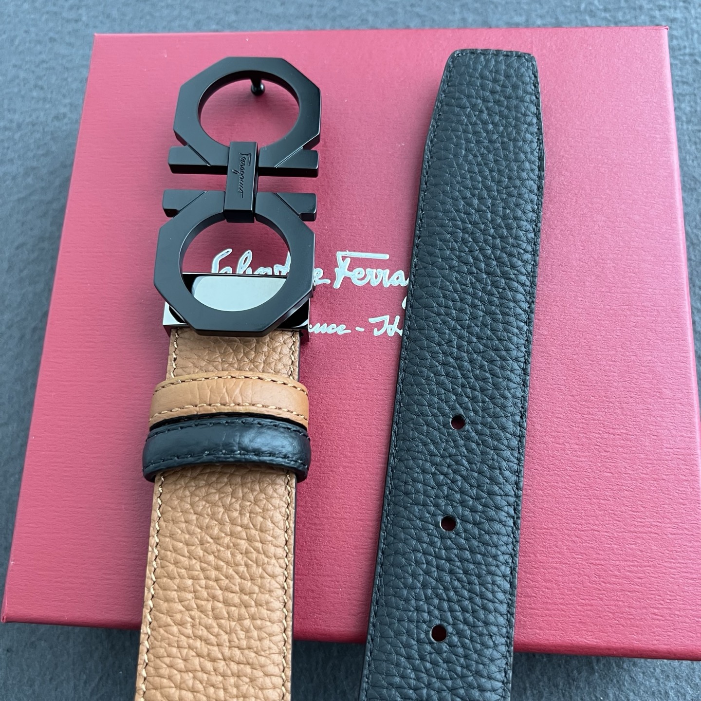 🎐 FERRAGAMO 🎐（菲拉格慕） 采用双面togo➕精品纯铜扣头打造 柔软细腻，双面可用，时尚休闲易搭配，商务百搭
