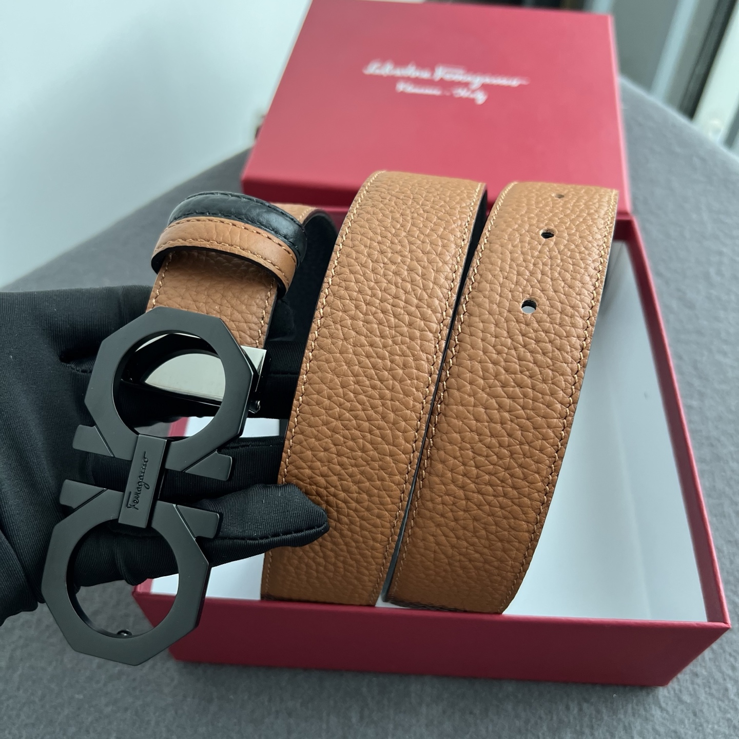 🎐 FERRAGAMO 🎐（菲拉格慕） 采用双面togo➕精品纯铜扣头打造 柔软细腻，双面可用，时尚休闲易搭配，商务百搭