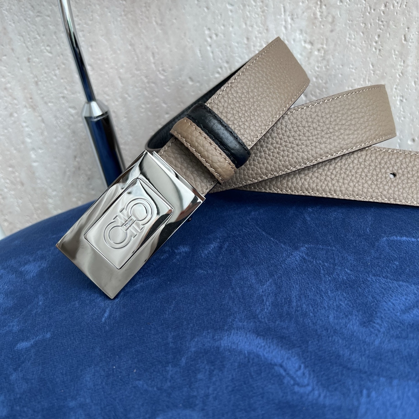🎐 FERRAGAMO 🎐（菲拉格慕） 采用双面togo➕精品纯铜扣头打造 柔软细腻，双面可用，时尚休闲易搭配，商务百搭