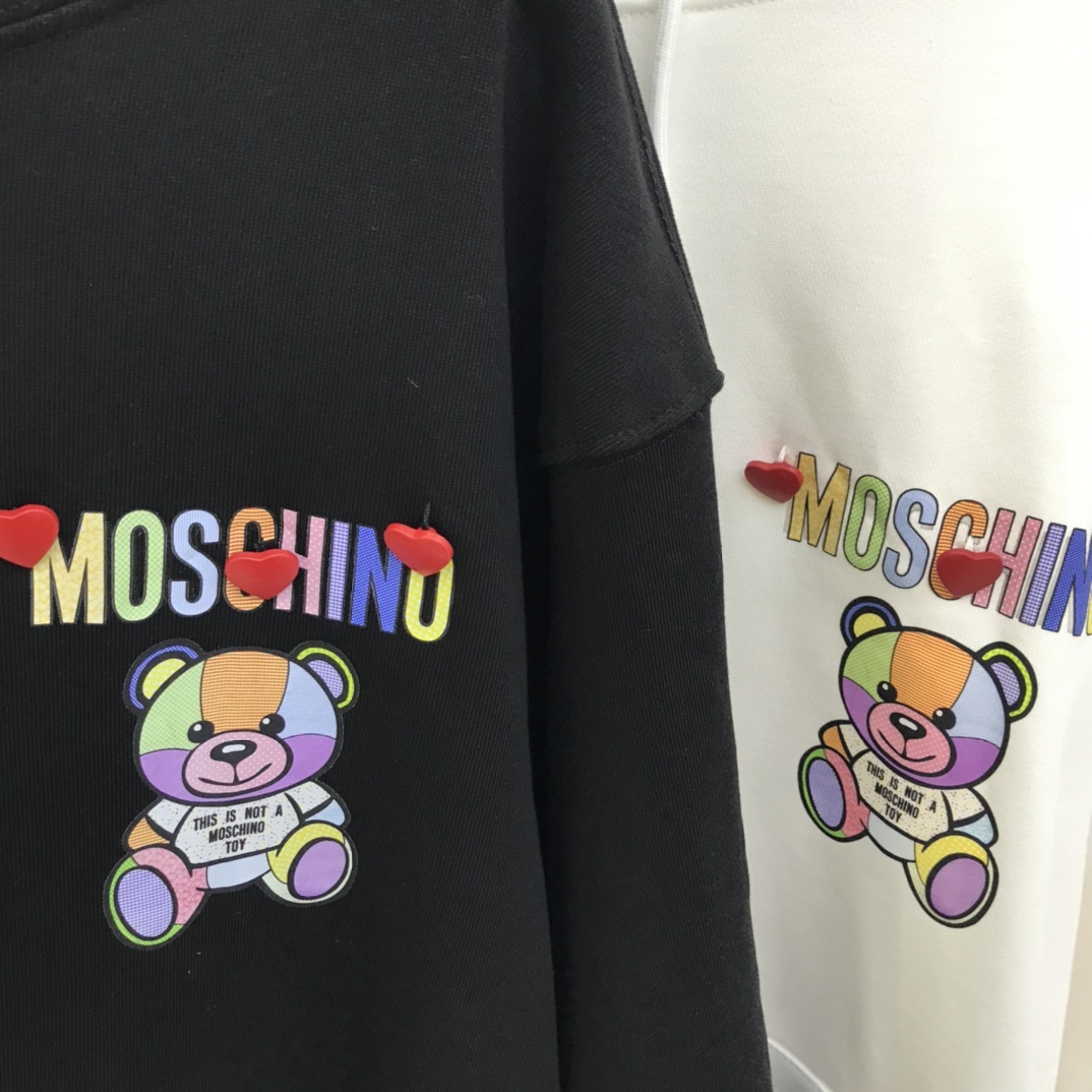 早秋新款定制MOSCHIN**装饰爱心小熊带帽口袋卫衣四码黑色白色粉色SMLXL