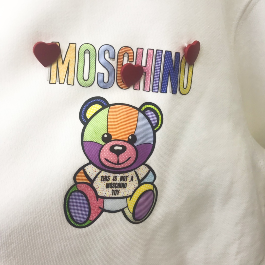 早秋新款定制MOSCHIN**装饰爱心小熊带帽口袋卫衣四码黑色白色粉色SMLXL