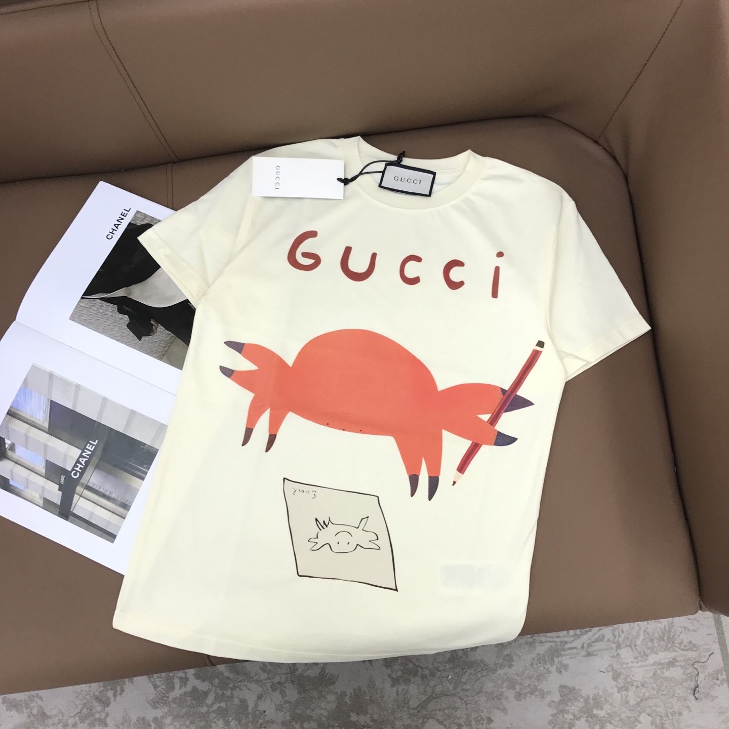 Versatile Female Suit P299 with Wrapper; Gucci 25s Custom Crab Pattern T-shirts in Four Colors - 图片 4