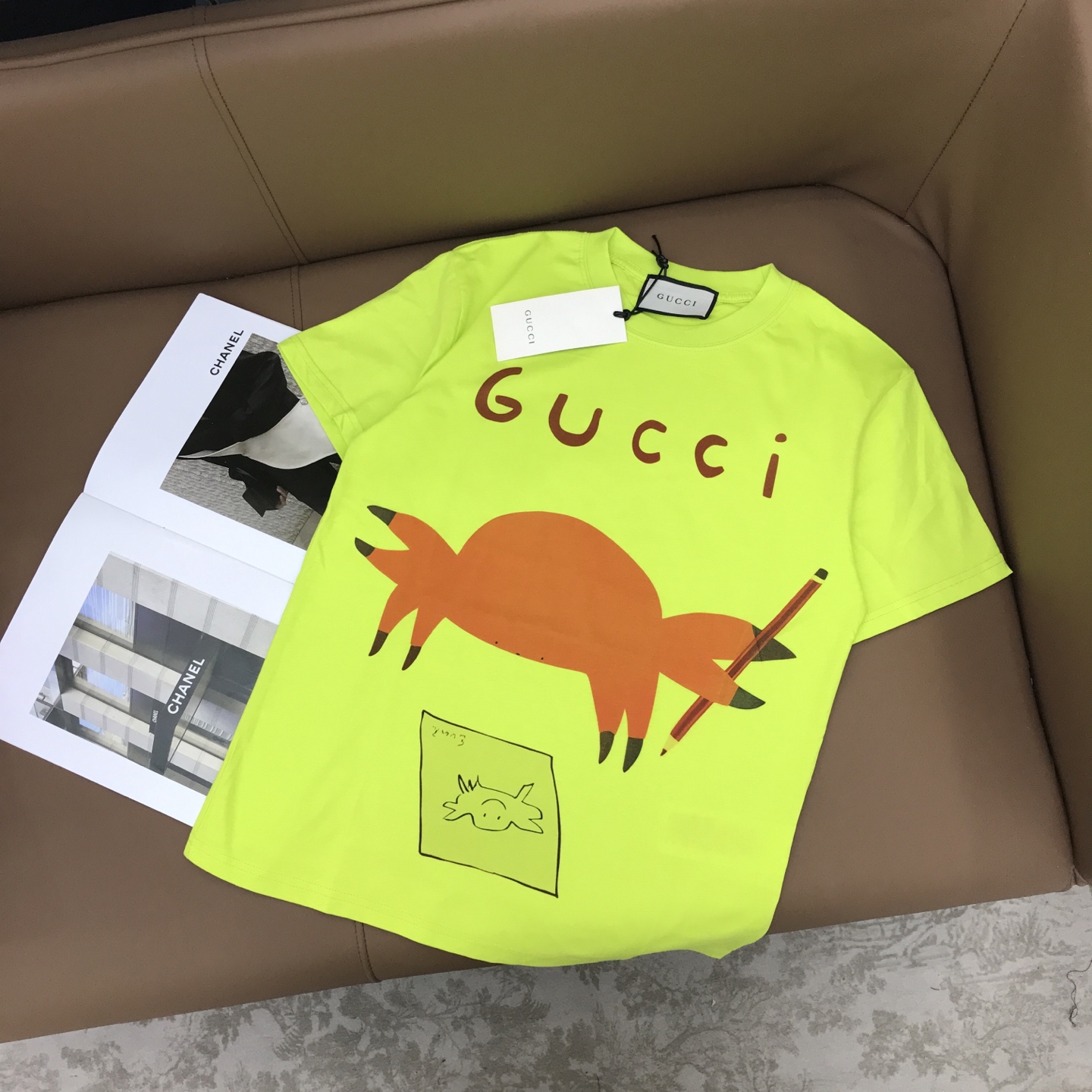 Versatile Female Suit P299 with Wrapper; Gucci 25s Custom Crab Pattern T-shirts in Four Colors - 图片 5