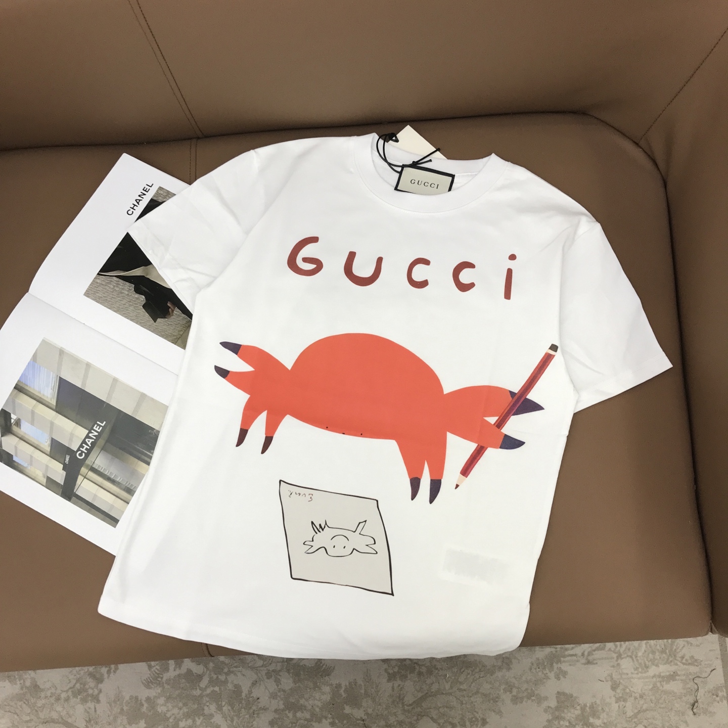 Versatile Female Suit P299 with Wrapper; Gucci 25s Custom Crab Pattern T-shirts in Four Colors - 图片 3